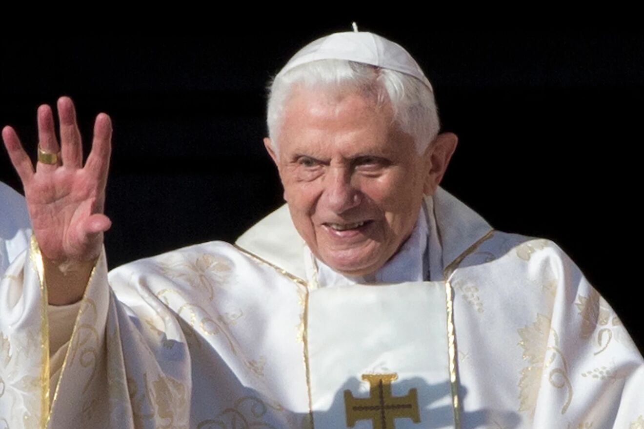 Despidieron al papa Benedicto XVl