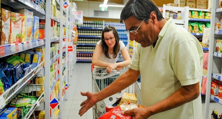 La inflación de diciembre fue del 25,5% y el 2023 cerró en 211,4%
