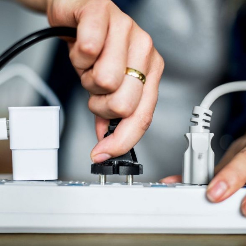 Adiós a los alargadores tradicionales: el nuevo invento que es tendencia para 2025