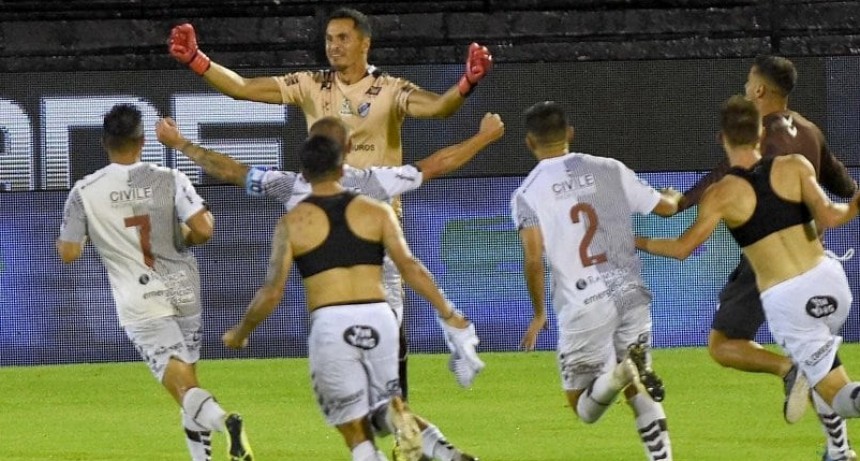 DESPUÉS DE 22 AÑOS, PLATENSE VOLVIÓ A PRIMERA