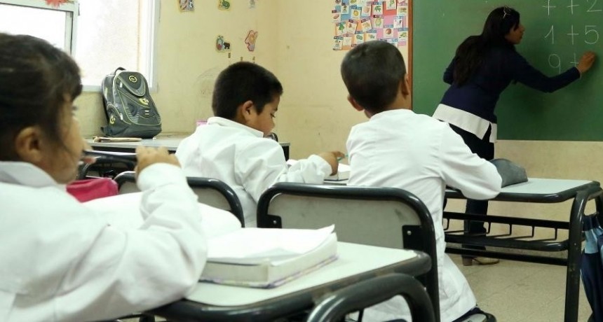 900 DOCENTES NO VOLVERAN A LAS AULAS