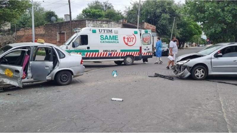 SINIESTRO VIAL TERMINÓ CON DOS MUJERES HERIDAS