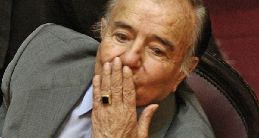 LE ROBARON EL ANILLO A CARLOS MENEM, Y APARECIÓ EN MERCADO LIBRE