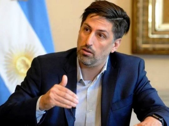 EL MINISTRO TROTTA ANUNCIÓ EL INICIO DE LA VACUNACIÓN PARA DOCENTES 