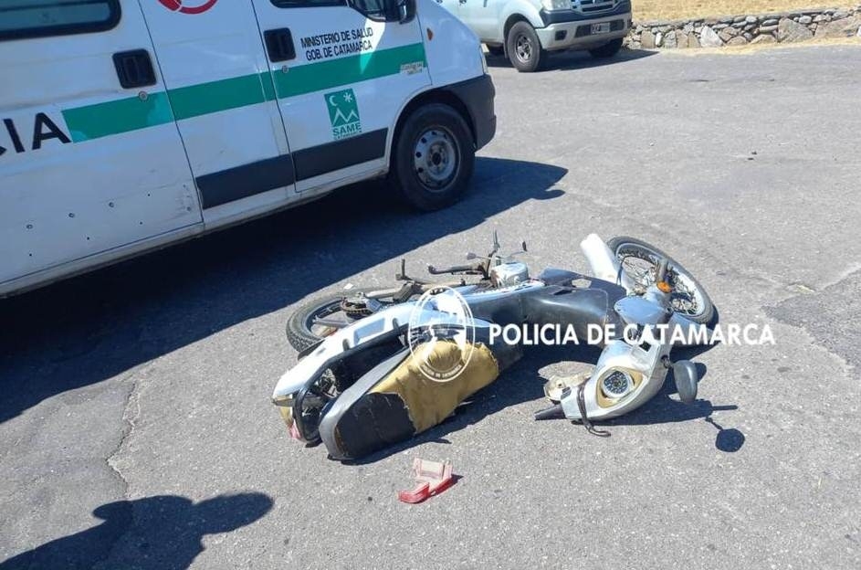 SINIESTRO VIAL ENTRE UNA MOTO Y UN REMIS 