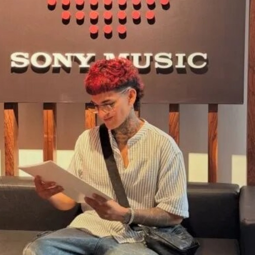 Valentín Vargas firmó contrato con Sony Music