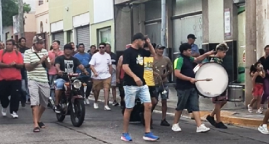 Trabajadores autoconvocados de Obras Públicas marcharon nuevamente por reclamos salariales