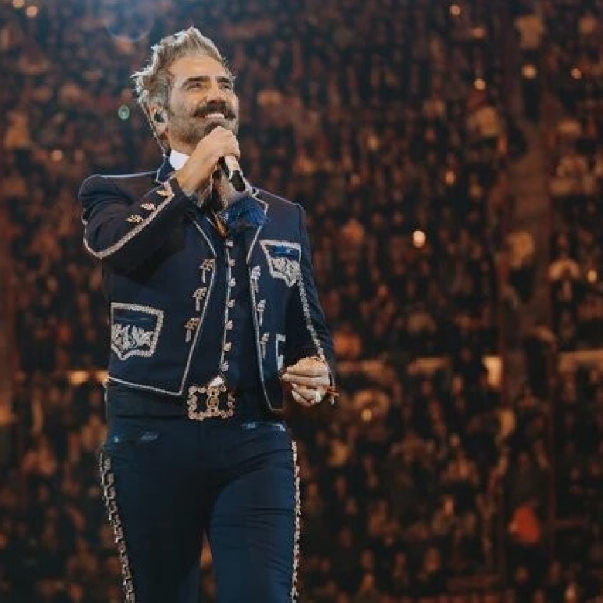 Alejandro Fernández versiona “A mi manera”