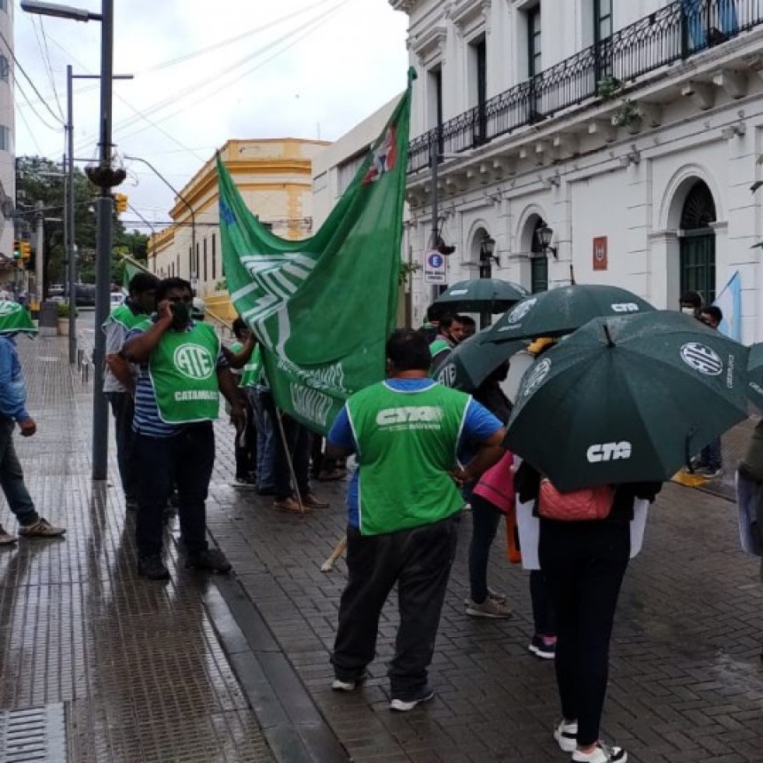 MANIFESTACION DE ATE POR LOS CESANTEADOS DE RECREO