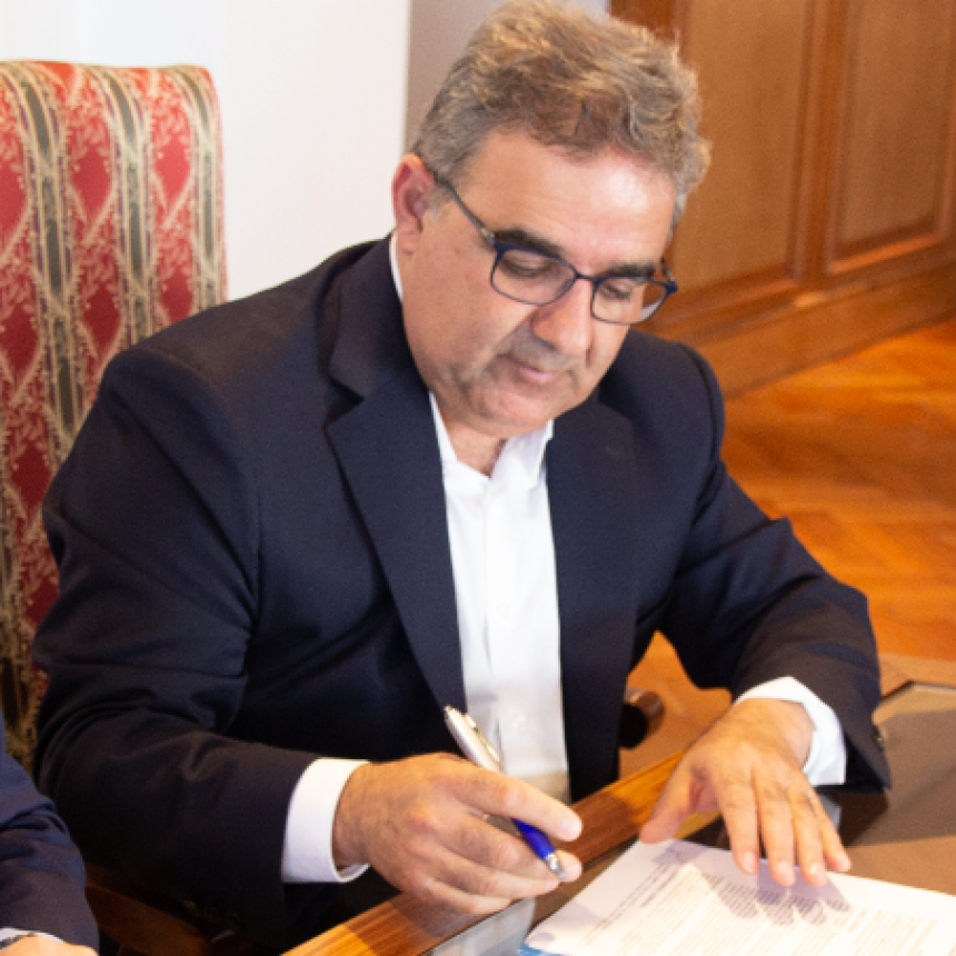 EL VIERNES COMIENZAN A VACUNAR A LOS DOCENTES