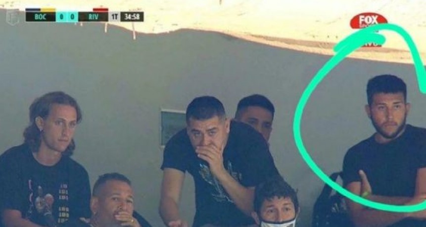 EL HIJO DE RIQUELME FUE A LA BOMBONERA LUEGO DE UN VIAJE DE EGRESADOS