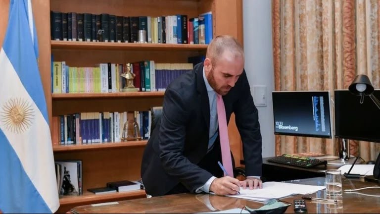 RENUNCIÓ UN ASESOR DE GUZMAN, Y CRITICÓ AL GOBIERNO 