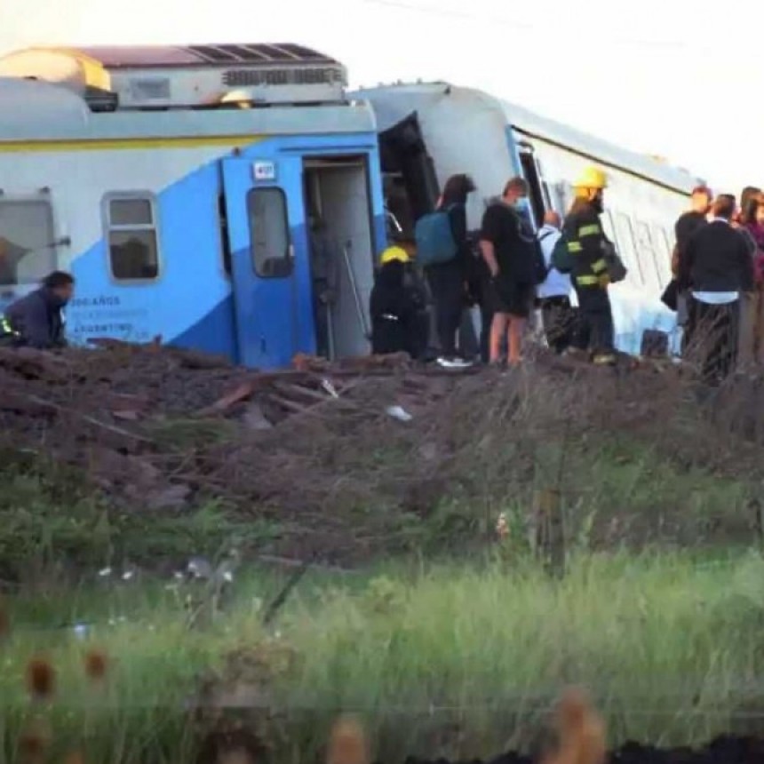 DESCARRILO UN TREN Y HAY MAS DE 20 HERIDOS