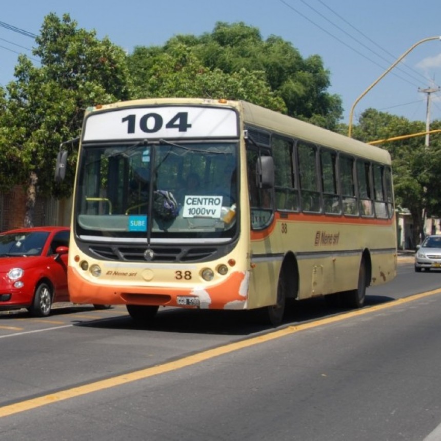 RECLAMO DE CHOFERES GENERO UN CAOS VEHICULAR