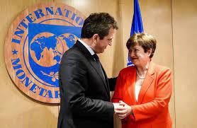 El FMI acordó con Argentina desembolsar 5.200 millones de dólares en marzo