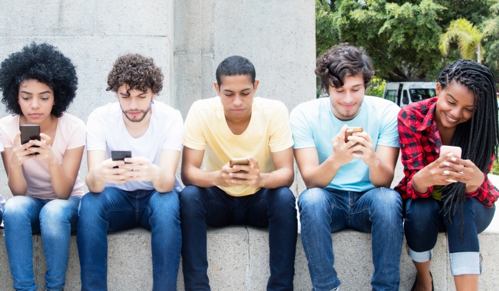 Adiós al celular: las 5 claves para realizar con éxito una desconexión de las redes sociales