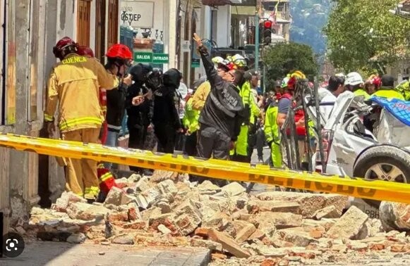 Sube a 15 el saldo de muertos por temblor en Ecuador y Perú