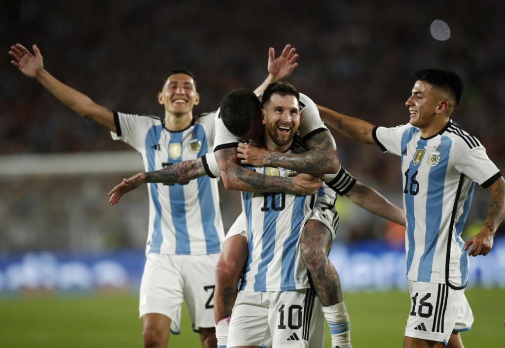 El retorno del rey: Lionel Messi jugó su primer partido en el país como campeón del mundo y fue ovacionado