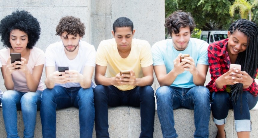 Adiós al celular: las 5 claves para realizar con éxito una desconexión de las redes sociales