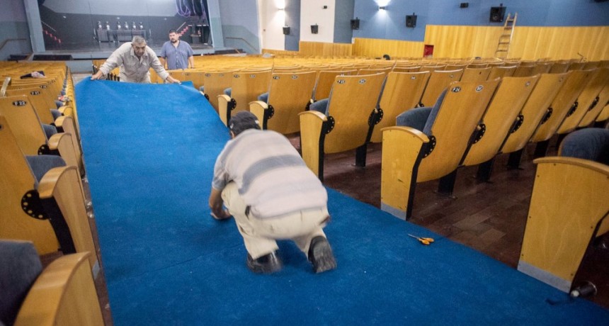 Puesta a punto del Cine Teatro Catamarca para la temporada 2023