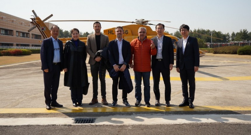 El gobernador visitó la planta de POSCO y se reunió con representantes de la estatal KOMIR 