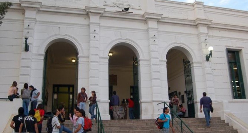 Universitarios de Catamarca van al paro