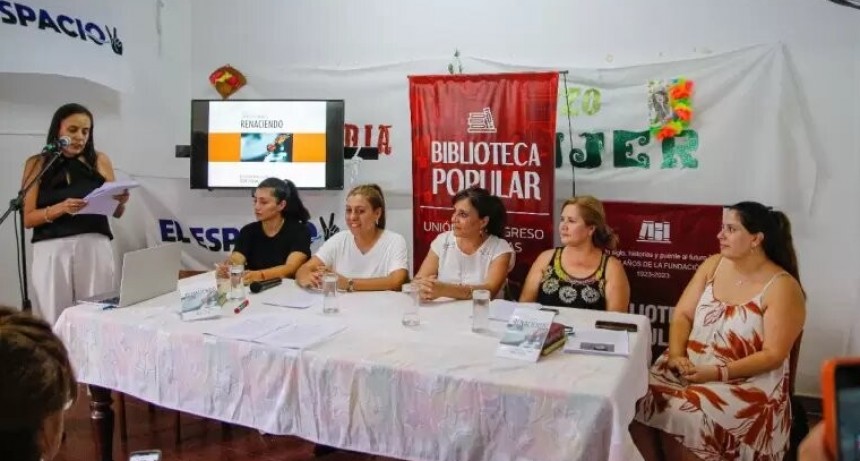 Letras y concientización en la presentación del libro “Renacer”