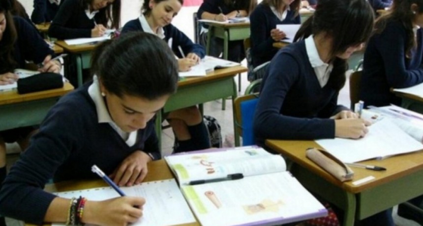 El Gobierno lanzó vouchers para alumnos de familias que no pueden pagar la cuota de los colegios privados