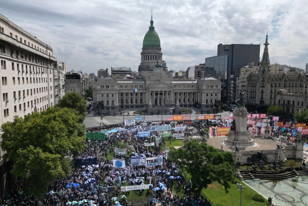 Fallo judicial frena gran parte de la reforma laboral de Milei en Argentina