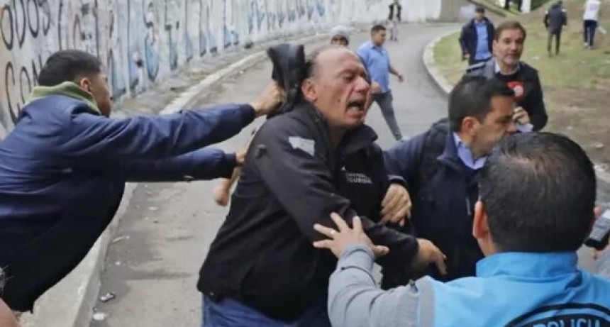 Detuvieron a dos choferes de colectivos por la agresión que sufrió Sergio Berni durante una protesta