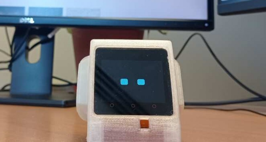 Robot de sobremesa para supervisar el estado físico y anímico de gente mayor