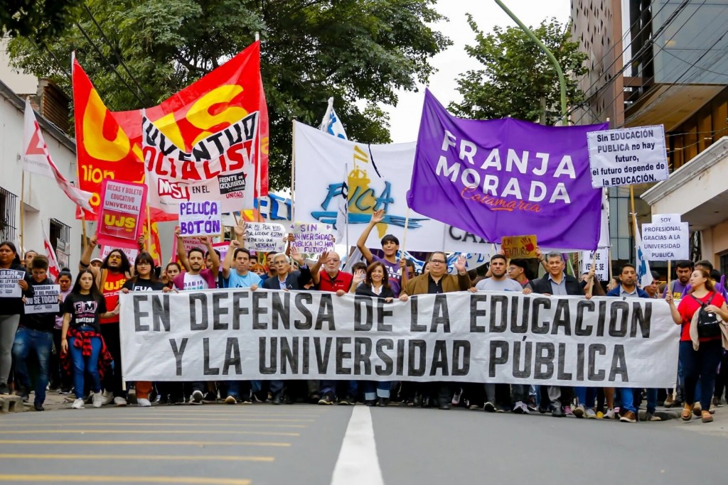 En Catamarca marcharon en defensa de la educación pública