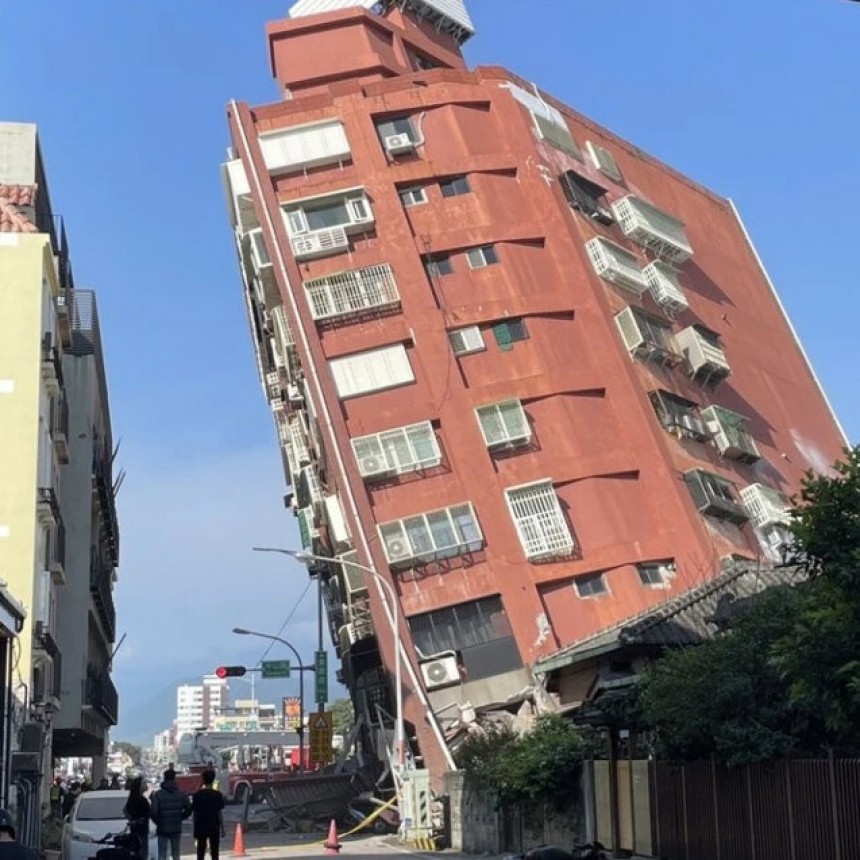 Un terremoto de 7,3 grados de magnitud sacudió la isla de Taiwán
