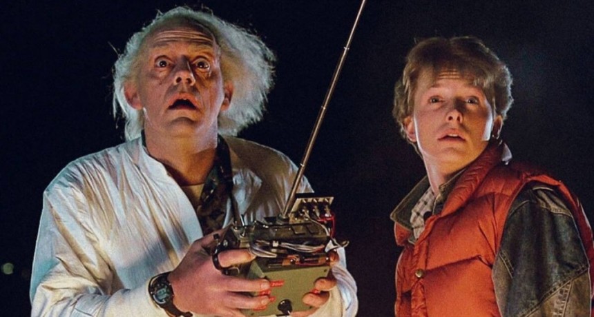 Aseguran que harán una película inspirada en Volver al Futuro