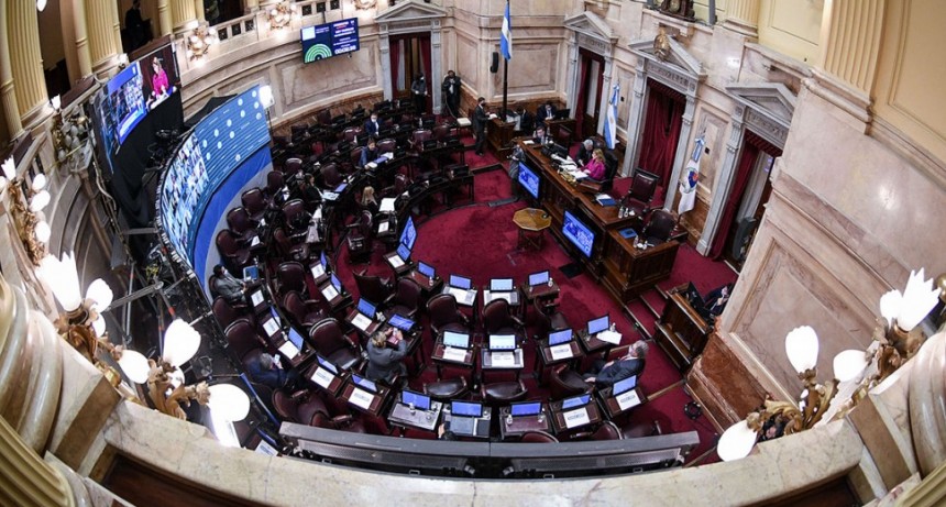 Proyecto de UxP busca limitar salarios de autoridades estatales tras suba de senadores