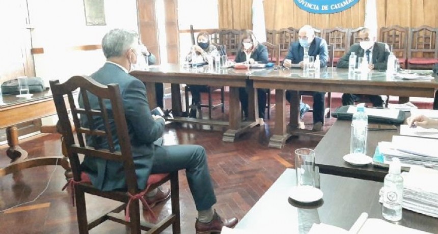 REMOVIERON AL FISCAL JORGE FLORES