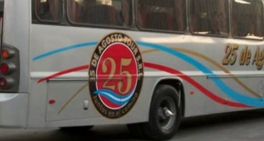 UN CHOFER DIO POSITIVO DE COVID Y LOS PASAJEROS QUEDARON VARADOS