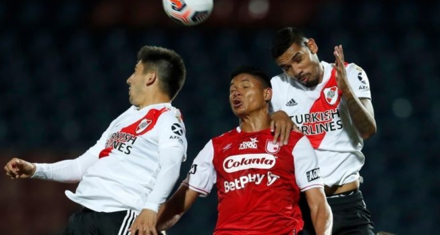 CON ENZO PEREZ COMO ARQUERO, RIVER ENFRENTA A SANTA FE