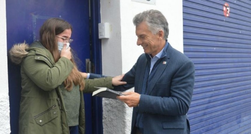 EN MEDIO DE LA CRISIS SANITARIA, MACRI SE PASEA POR CORDOBA SIN PROTOCOLOS