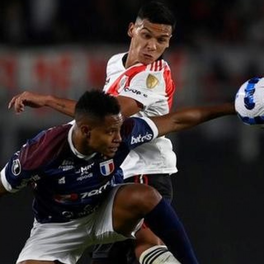 RIVER ENFRENTA A FORTALEZA EN BRASIL