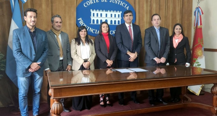 Convenio de Cooperación Digital entre la Corte de Justicia y el Ministerio de Inclusión Digital