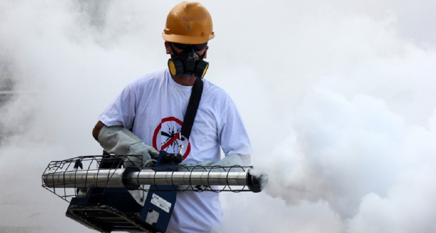 Dengue: Fumigación en los barrios La Tablada y La Viñita