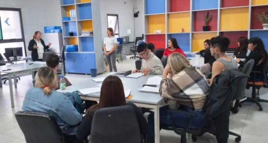 18.700 jóvenes capacitados en los programas de orientación laboral y formación profesional