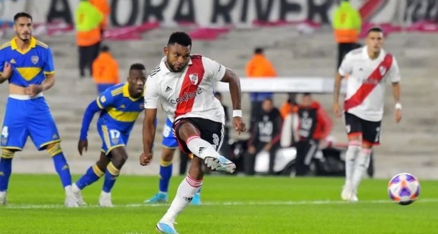 River le ganó a Boca con un penal polémico en un escandaloso final