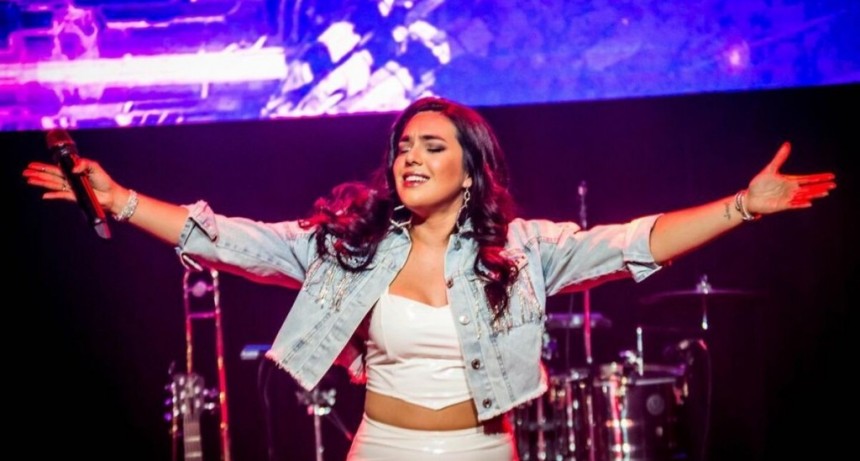 Ángela Leiva celebra 15 años de música con una gira