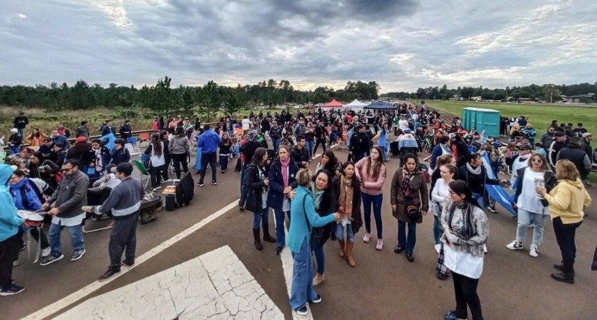 Docentes y policías en unidad por sueldos dignos