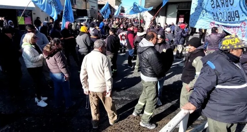El municipio ofreció un aumento del 8,8%, un bono de $50.000 y actualización bimestral