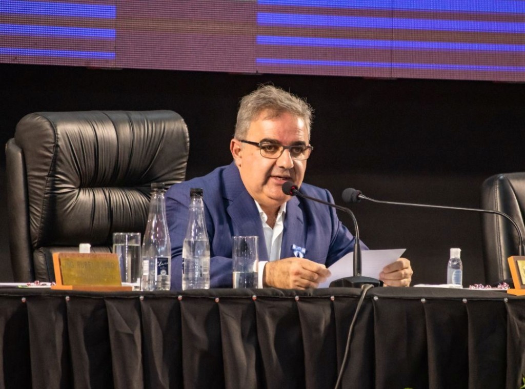 El gobernador de Catamarca realizó importantes anuncios durante la apertura de sesiones ordinarias.
