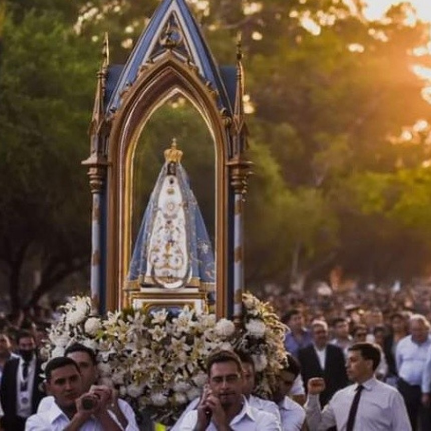 Multitudinaria Procesión en Honor a la Virgen del Valle Cierra las Festividades Marianas en Catamarca