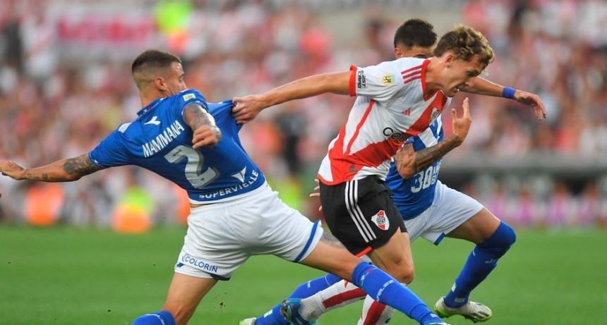 River brilló en el Monumental y selló su pase a octavos con una contundente goleada sobre Vélez